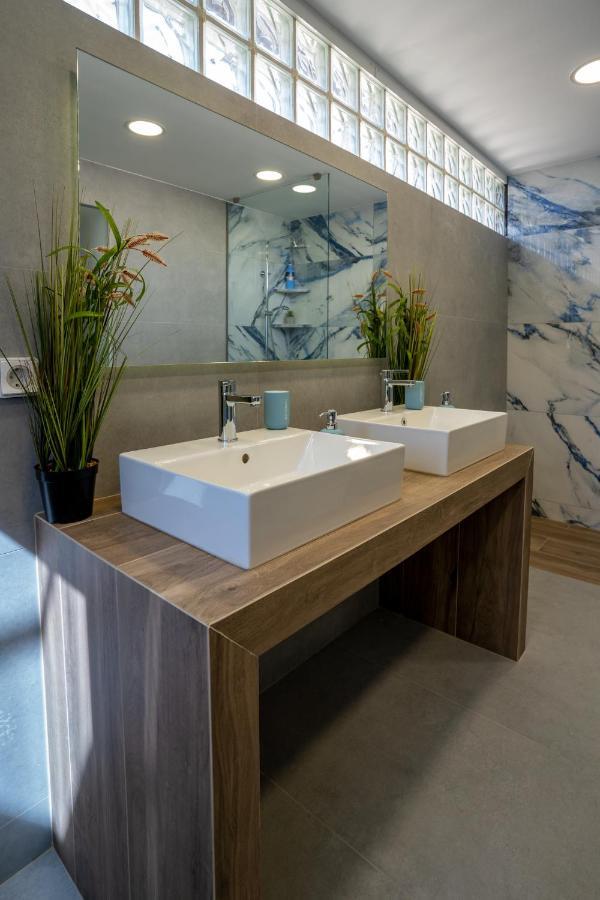 Maxblue 2 Apartment Piraeus Luaran gambar