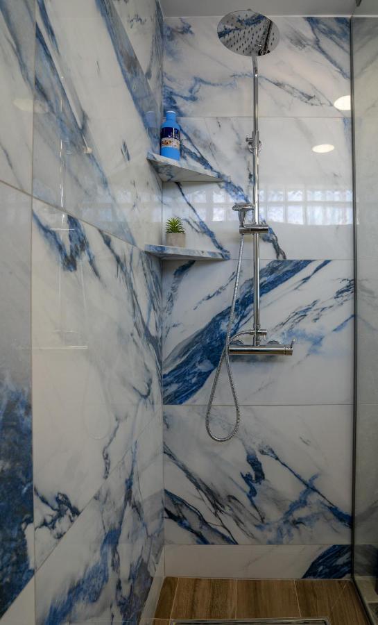 Maxblue 2 Apartment Piraeus Luaran gambar